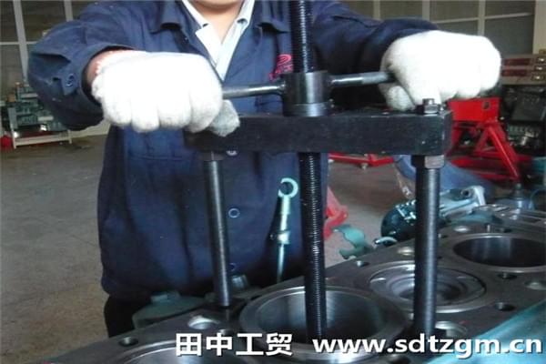 重汽曼發(fā)動機維修工具