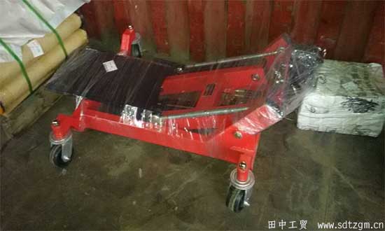 變速箱翻轉(zhuǎn)架