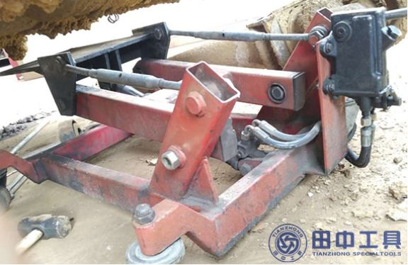 田中變速箱液壓拖車，輕松幫您拖出法士特變速箱總成